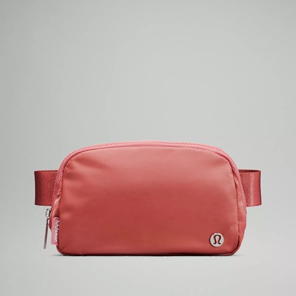 NWT Lulululemon Everywhere Belt Bag Brier Rose - Picture 1 of 6